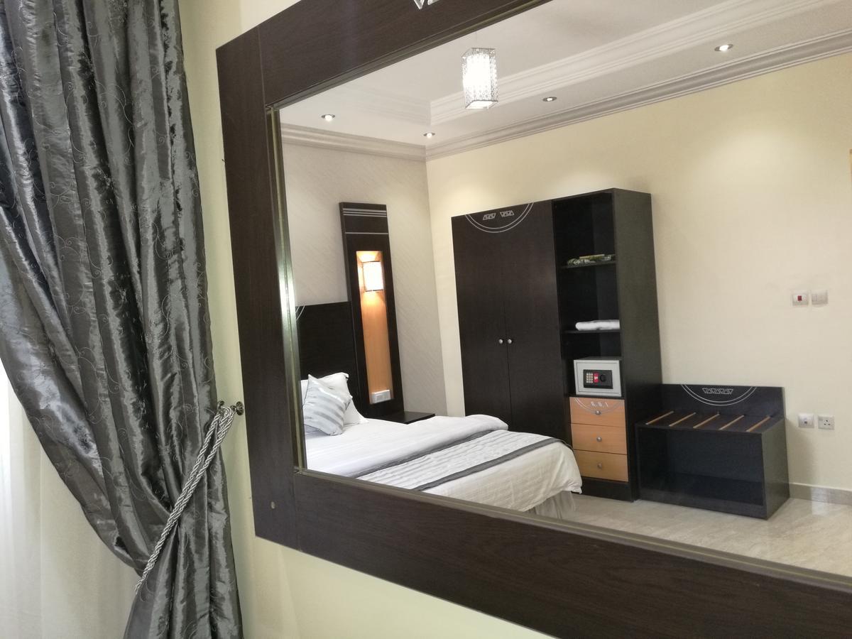 Al Ezzah Palace Hotel Suites Yidda Exterior foto